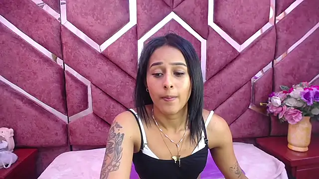 Snapshot of milly_print chatting on December 22, 2:49 am milly print online show from December 22, 2:49 am