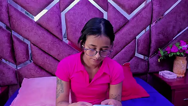 Snapshot of milly_print chatting on March 13, 2:49 am milly print online show from March 13, 2:49 am