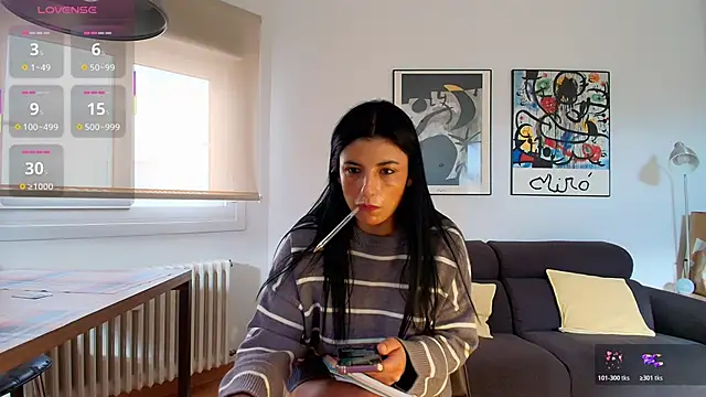 Snapshot of Arya_33 chatting on November 11, 10:37 am Arya 33 online show from November 11, 10:37 am