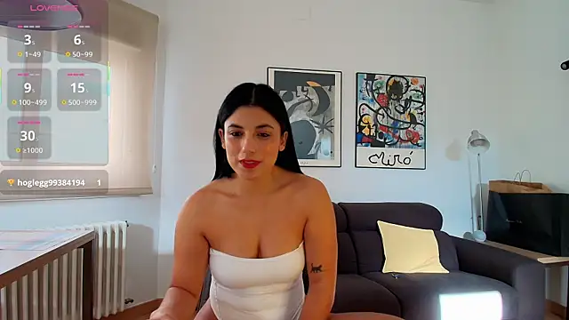 Snapshot of Arya_33 chatting on November 12, 9:32 am Arya 33 online show from November 12, 9:32 am