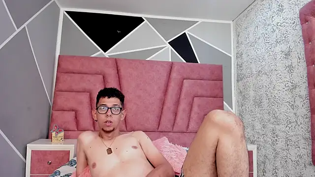 Derek and Skarlet online show from January 20, 4:45 pm