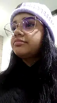  Miaaleon online show from February 25, 7:25 pm