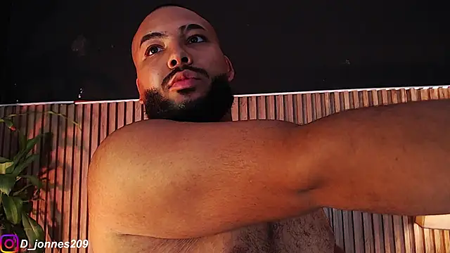 Snapshot of DilanJonnes_ chatting on September 8, 11:37 pm DilanJonnes online show from September 8, 11:37 pm