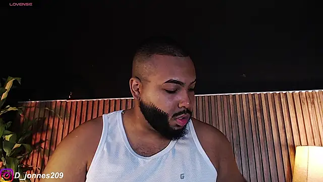 Snapshot of DilanJonnes_ chatting on October 4, 9:24 pm DilanJonnes online show from October 4, 9:24 pm