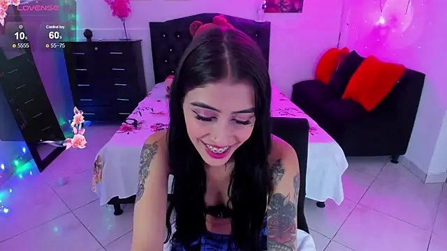 Snapshot of Melanny_lopez18 chatting on November 27, 8:22 pm Melanny lopez18 online show from November 27, 8:22 pm