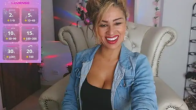 Snapshot of Isabelhot1 chatting on October 28, 7:16 pm Isabelhot1 online show from October 28, 7:16 pm