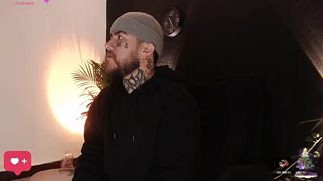 Snapshot of Ash_gusbig chatting on January 6, 12:27 am Ash gusbig online show from January 6, 12:27 am