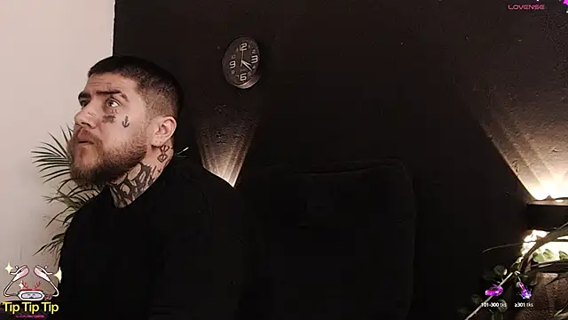 Snapshot of Ash_gusbig chatting on January 16, 5:23 pm Ash gusbig online show from January 16, 5:23 pm