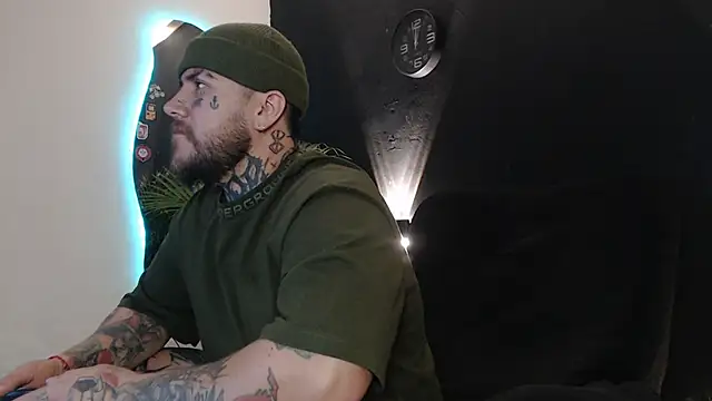 Snapshot of Ash_gusbig chatting on March 21, 1:34 am Ash gusbig online show from March 21, 1:34 am