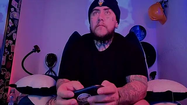 Snapshot of Ash_gusbig chatting on September 18, 3:08 am Ash gusbig online show from September 18, 3:08 am