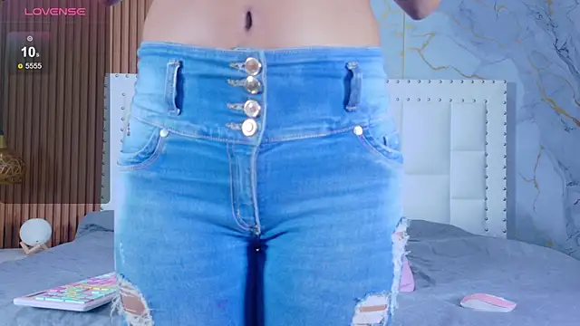 Snapshot of indianschoolgirl chatting on January 7, 7:38 pm indianschoolgirl online show from January 7, 7:38 pm