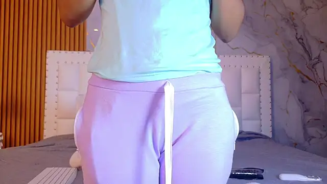 Snapshot of indianschoolgirl chatting on February 12, 7:42 pm indianschoolgirl online show from February 12, 7:42 pm