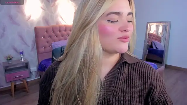 Snapshot of cattaleya___ chatting on February 18, 4:19 am cattaleya online show from February 18, 4:19 am