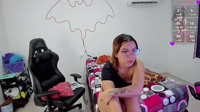 Snapshot of Max_kony chatting on January 5, 1:13 am Max kony online show from January 5, 1:13 am