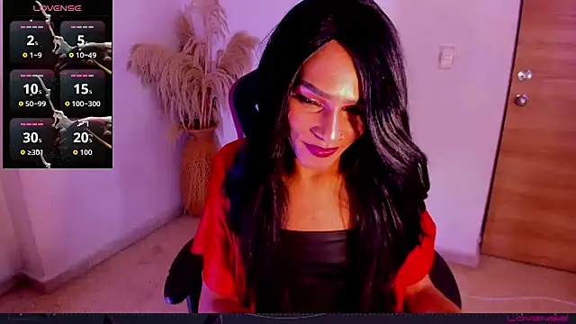 Snapshot of carolinemiller7 chatting on November 25, 3:39 am carolinemiller7 online show from November 25, 3:39 am