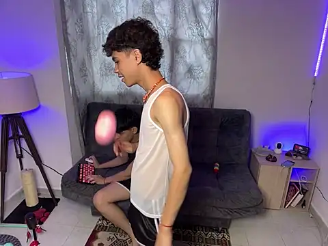 MyLatinHotBoys online show from March 6, 8:27 pm