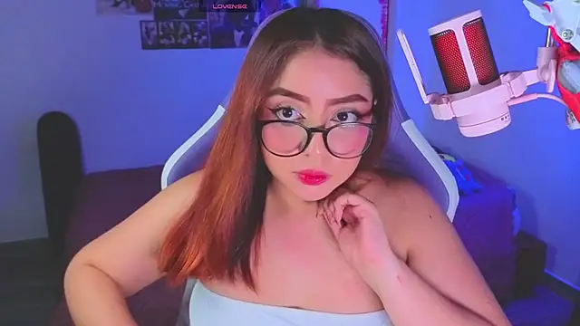 AnngelaSkye online show from April 16, 8:15 am