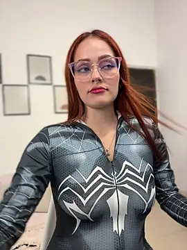 Miss-Abbii online show from November 6, 9:15 pm