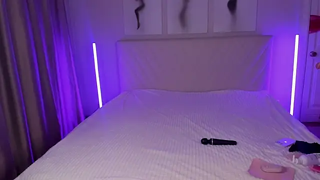 EmmaBarbs online show from April 12, 7:52 pm