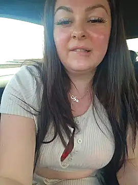Snapshot of Britishbella chatting on May 6, 2:44 pm Britishbella online show from May 6, 2:44 pm