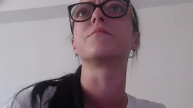 IzabelllNoir online show from May 30, 12:02 pm