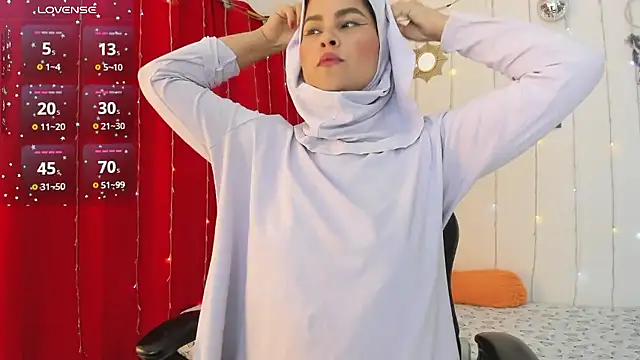 AishaAmin  online show from January 14, 12:33 pm