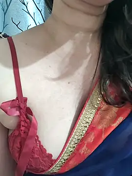 Brown Maxi online show from March 13, 5:18 pm