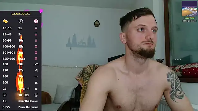 Snapshot of cuple_hoot_ chatting on March 5, 4:35 pm cuple hoot online show from March 5, 4:35 pm