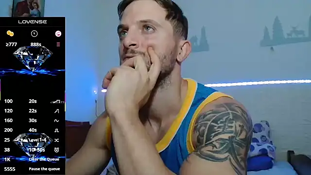 Snapshot of cuple_hoot_ chatting on October 4, 3:32 pm cuple hoot online show from October 4, 3:32 pm