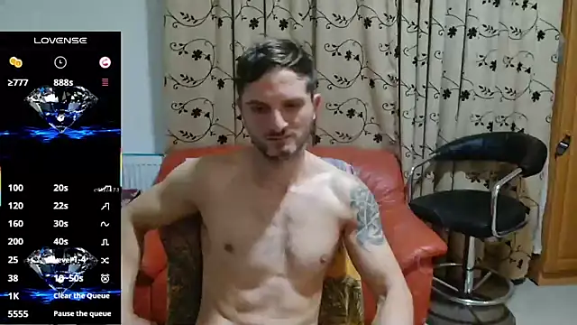 Snapshot of cuple_hoot_ chatting on November 1, 3:52 am cuple hoot online show from November 1, 3:52 am