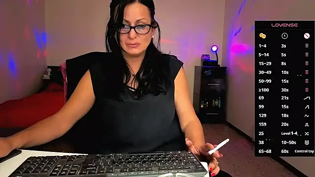 YourDreamLoverr online show from September 24, 10:35 pm