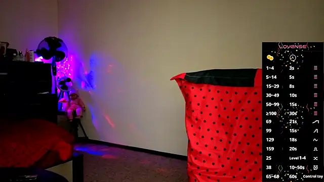 YourDreamLoverr online show from October 17, 12:25 am