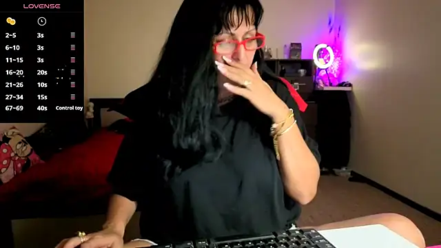 YourDreamLoverr online show from November 20, 12:33 am