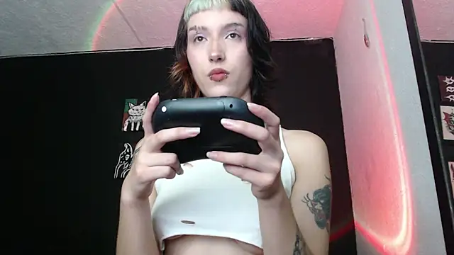 Snapshot of niakat_ chatting on January 3, 12:00 am niakat online show from January 3, 12:00 am