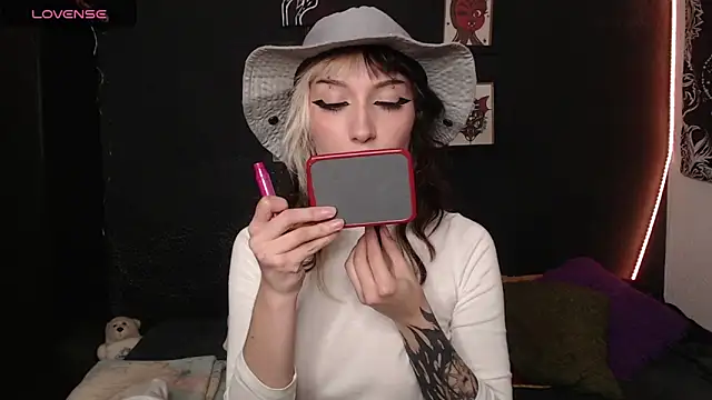 Snapshot of niakat_ chatting on September 16, 1:17 am niakat online show from September 16, 1:17 am