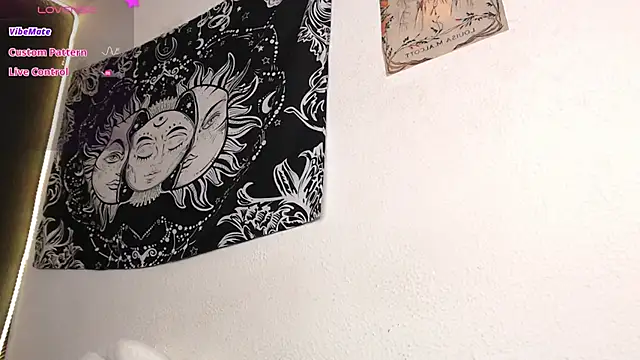 Snapshot of niakat_ chatting on November 12, 5:13 pm niakat online show from November 12, 5:13 pm