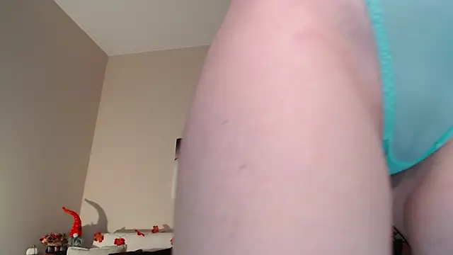 Snapshot of Emilly_angel chatting on February 12, 7:56 pm Emilly angel online show from February 12, 7:56 pm