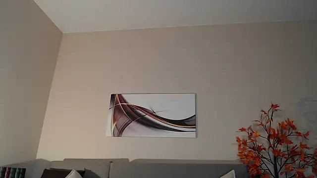 Snapshot of Emilly_angel chatting on March 19, 10:42 pm Emilly angel online show from March 19, 10:42 pm