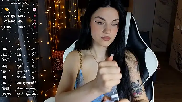 Snapshot of Mary___Moore chatting on December 3, 5:09 am Mary Moore online show from December 3, 5:09 am