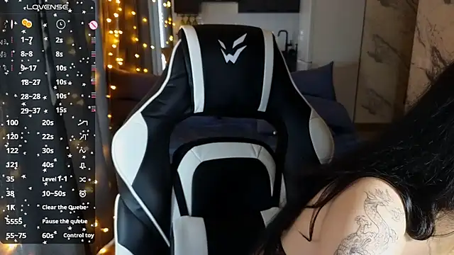 Snapshot of Mary___Moore chatting on February 4, 3:54 am Mary Moore online show from February 4, 3:54 am