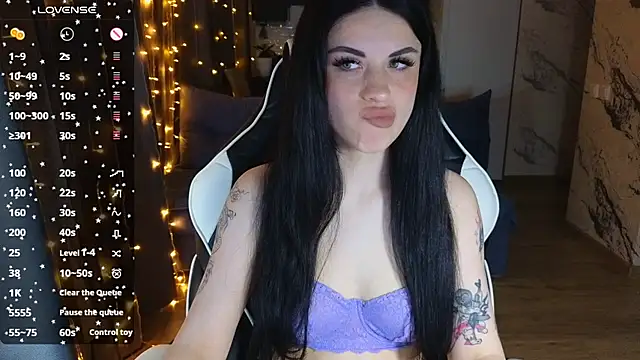 Snapshot of Mary___Moore chatting on March 7, 12:15 am Mary Moore online show from March 7, 12:15 am