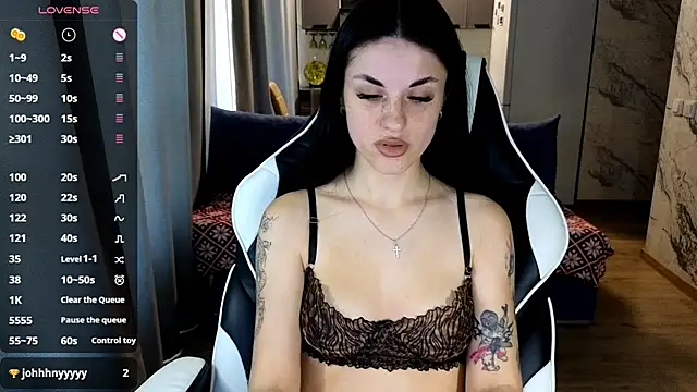 Snapshot of Mary___Moore chatting on October 31, 5:30 am Mary Moore online show from October 31, 5:30 am