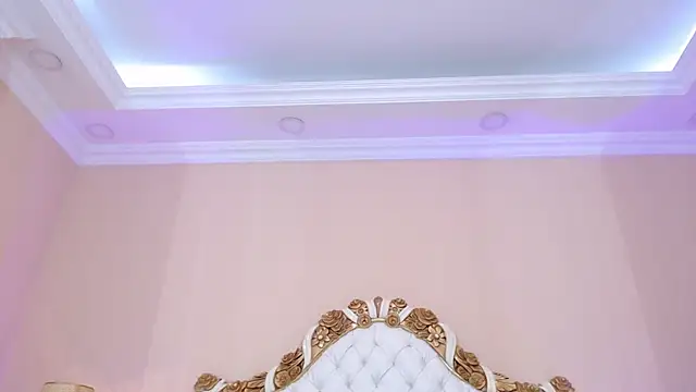 AdelinaVans online show from September 9, 11:10 am