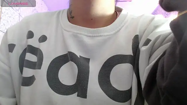 Snapshot of vitoria23_ chatting on March 5, 2:01 pm vitoria23 online show from March 5, 2:01 pm