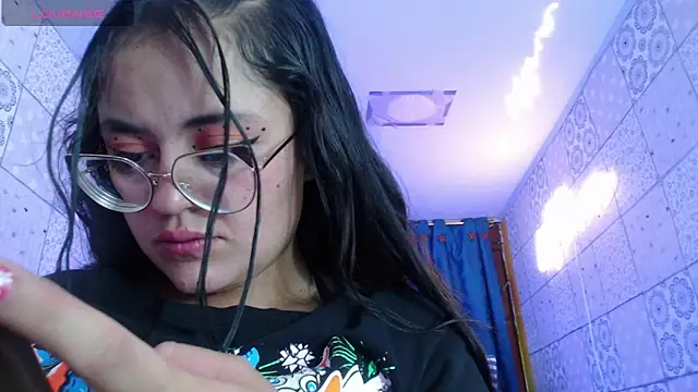 Snapshot of vitoria23_ chatting on March 6, 1:24 pm vitoria23 online show from March 6, 1:24 pm