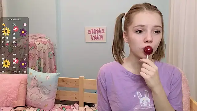 Snapshot of PrincessLittleKiki chatting on October 18, 7:09 am PrincessLittleKiki online show from October 18, 7:09 am