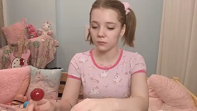 PrincessLittleKiki online show from January 11, 3:39 pm