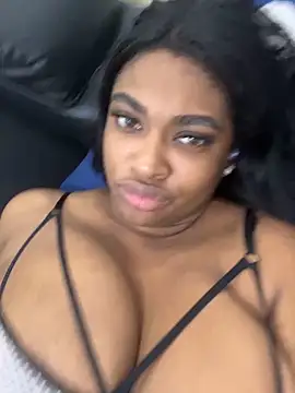 Snapshot of _MARRTINNA_ chatting on October 16, 8:04 am MARRTINNA online show from October 16, 8:04 am