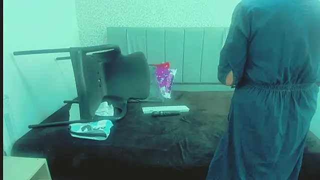 ScarletHoot  online show from January 25, 6:02 pm