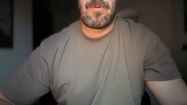 Snapshot of Mr_Beef chatting on October 21, 5:02 pm Mr Beef online show from October 21, 5:02 pm